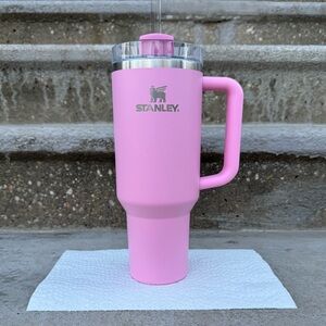 BNWT Stanley Quencher AU Sizzling Pink 40oz